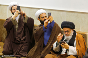 عمامه گذاری طلاب در روز عید مبعث توسط مراجع عظام تقلید‎‎