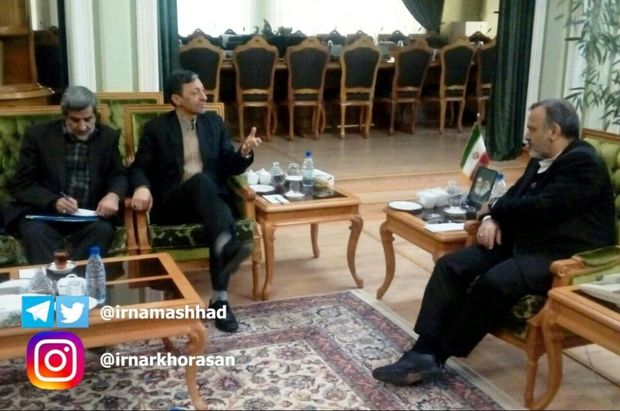 تاکید استاندار خراسان رضوی بر هدایت طرحهای اشتغالزای کمیته امداد به بازارسوغات مشهد