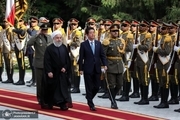 استقبال رسمی رئیس جمهور روحانی از نخست وزیر ژاپن