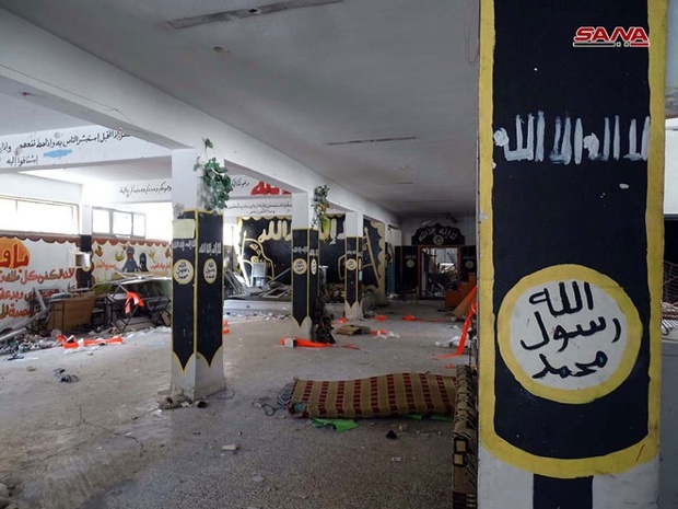 مدارسی که تبدیل به مراکز جذب نیروی داعش شدند + عکس