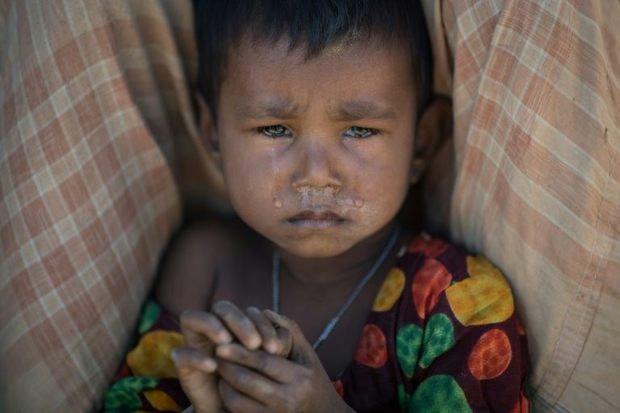 اشک های یک کودک بی پناه+عکس