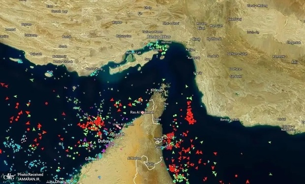 در روز نخست بازگشایی تنگه هرمز چند کشتی از آن عبور کردند؟