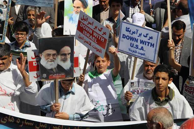 مردم شهرستان های جنوب شرق استان تهران در اعتراض به سخنان ترامپ راهپیمایی کردند