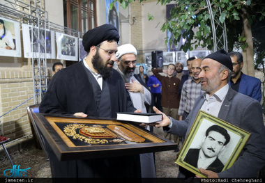 مراسم بزرگداشت خانواده های شهدای 15 خرداد و مدافع حرم توسط سید علی خمینی