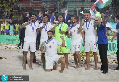 گزارش تصویری| اهدای مدال برنز جام جهانی فوتبال ساحلی به ایران