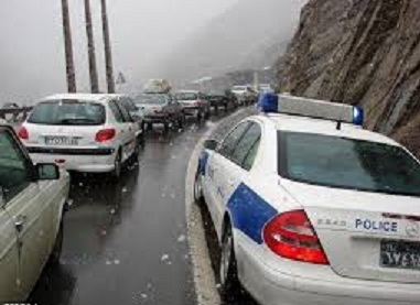 ترافیک آزادراه تهران - کرج - قزوین سنگین و جاده چالوس نیمه سنگین است