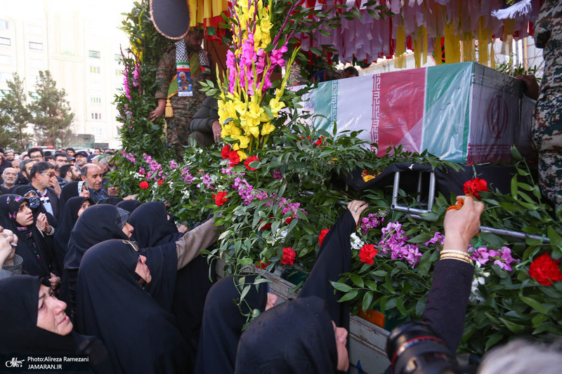 تشییع پیکر شهدای مدافع حرم در شهرک شهید محلاتی