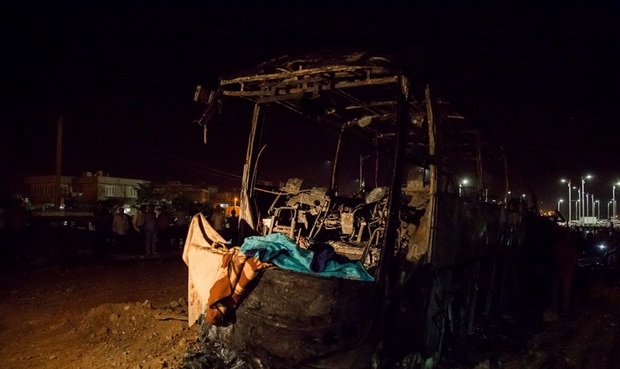 11 نفر در تصادف تانکر حامل سوخت با اتوبوس در سنندج جان باختند