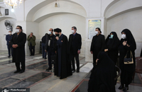 سید محمد خاتمی بر پیکر خواهر امام موسی صدر نماز خواند (5)