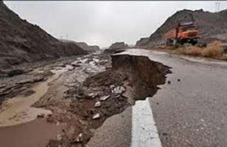 سیلاب بیش از 98 میلیارد ریال به راه های جنوب کرمان خسارت وارد کرد