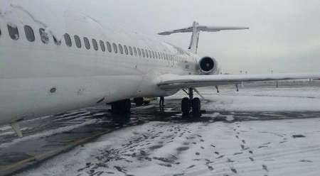 برف سنگین در فرودگاه مهر آباد، پروازهای کیش - تهران را به تاخیر انداخت