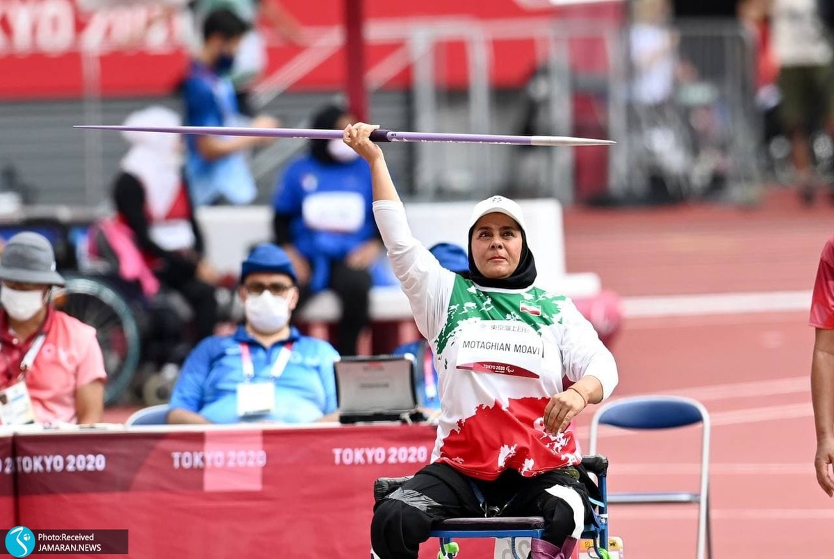 اولین مدال زنان ایران در پارالمپیک طلا بود؛ هاشمیه با رکوردشکنی قهرمان شد+عکس اهدای مدال