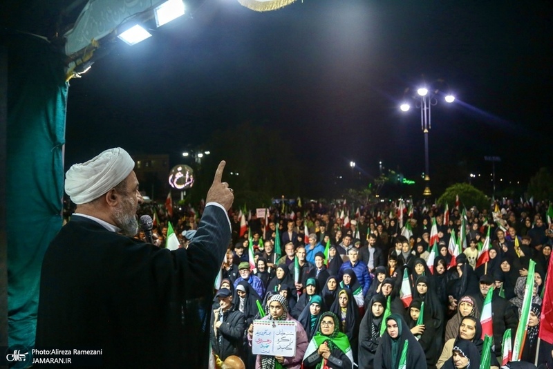 پنجاهمین شب اجتماع پر شور مردم در میدان نماز