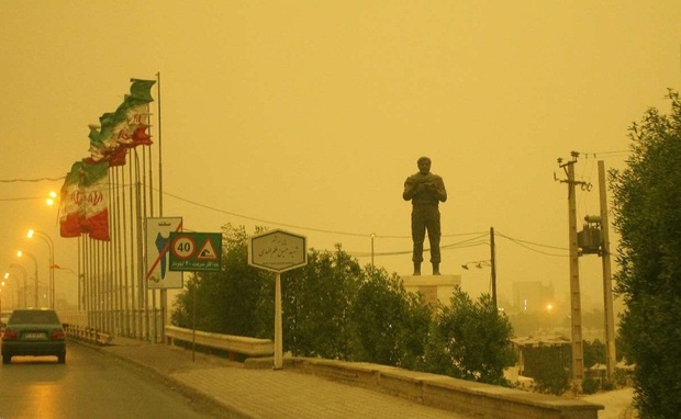 تبدیل کانون های گرد و غبار خوزستان به عرصه جدال فعالان محیط زیست و منابع طبیعی