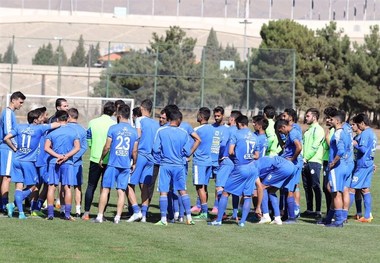 بازگشت ملی‌پوشان و صحبت‌های شفر با بازیکنان
