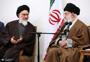 دیدار دست‌اندرکاران کنگره بزرگداشت مرحوم آیت‌الله سیدمحمد محقق داماد با رهبر معظم انقلاب