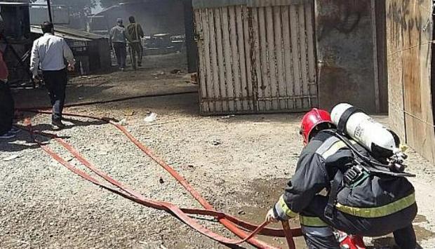 آتش سوزی محوطه یک کارگاه آهنگری در آستارا مهار شد