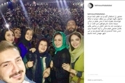 تصویری از بهنوش طباطبایی کنار مردم مشهد در سالن سینما