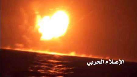 یگان موشکی ارتش یمن یک قایق جنگی ائتلاف سعودی را هدف قرار داد