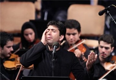 اجرای محمد معتمدی در نخستین شب جشنواره موسیقی فجر
