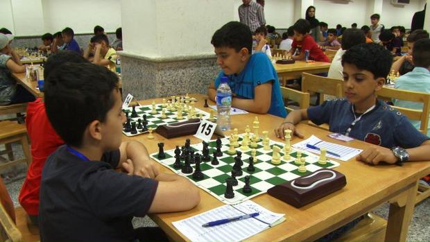 آغاز مسابقات قهرمانی شطرنج رده های سنی کشور در شهرضا