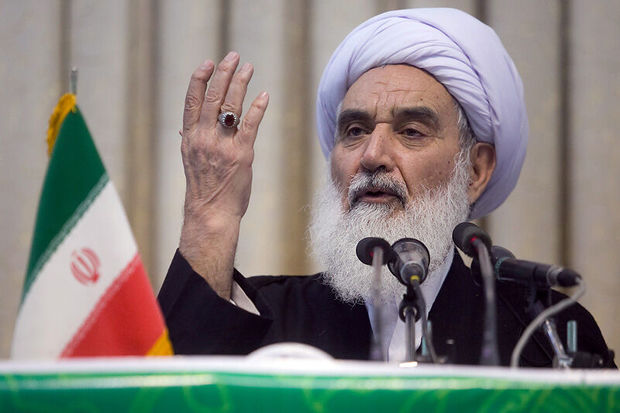 ملت ایران در ۸ سال دفاع‌مقدس از یک وجب خاک کشور عقب‌نشینی نکرد