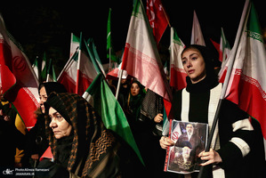 حركت دسته مردمى پرچمداران ايران به مناسبت روز جمهوری اسلامی ایران
