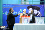 حضور مسئولین و شخصیت های سیاسی در حسینیه جماران برای شرکت در انتخابات/بخش دوم