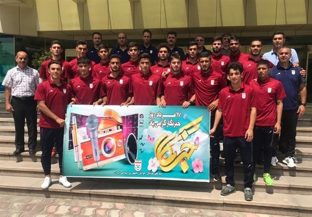 تبریک روز خبرنگار از سوی بازیکنان تیم جوانان
