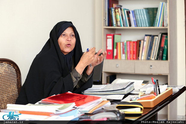 فائزه هاشمی: برای آموزش و پرورش وزیر زن انتخاب کنید