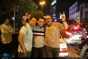 شادی مردم پس از پیروزی تیم‌ ملی مقابل مراکش-1