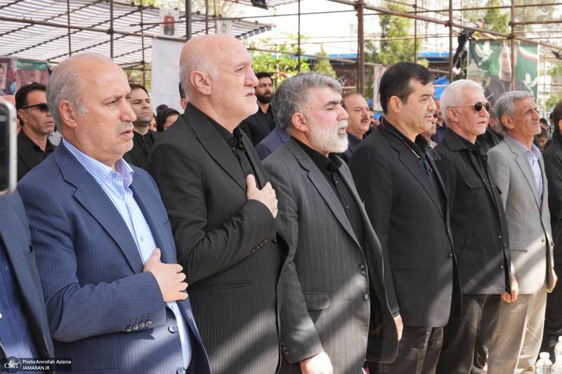 حضور وزیر ورزش در قطعه ۴۲ بهشت زهرا (س)