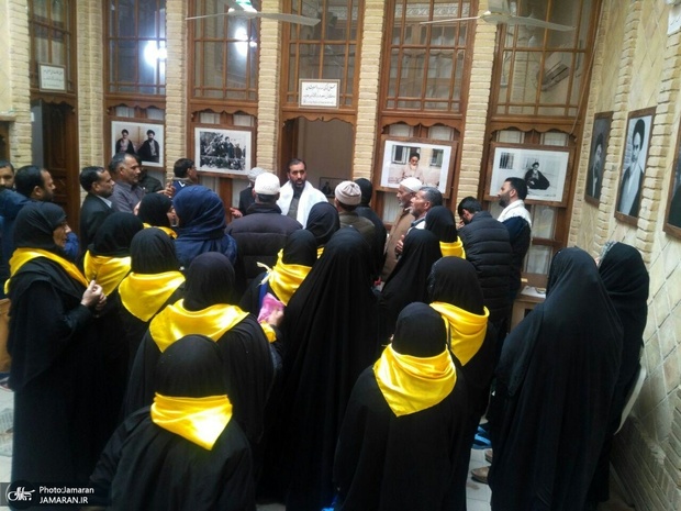 تصاویری از بازدید زائران ایرانی، لبنانی و پاکستانی از بیت حضرت امام خمینی در نجف اشرف