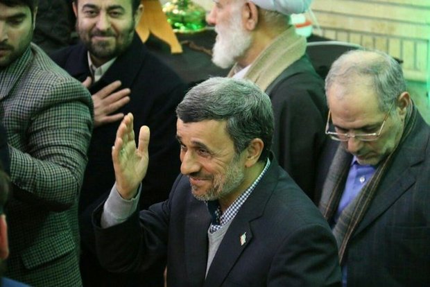 احمدی نژاد: نگران انقلاب و آینده کشور نیستم /  دو موضوع دل انسان را می رنجاند