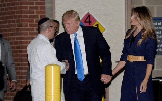 عکس/ عیادت ترامپ و همسرش از نماینده مجروح