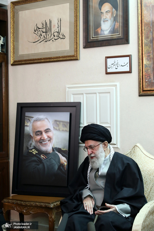 حضور رهبر معظم انقلاب اسلامی در منزل شهید حاج قاسم سلیمانی