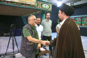 نشست صمیمانه دست اندر کاران و عوامل فیلم مستند «احمد» با سید حسن خمینی