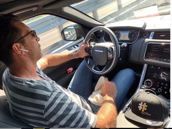 بوفون با عکسی که منتشر کرد، جنجال ساز شد!
