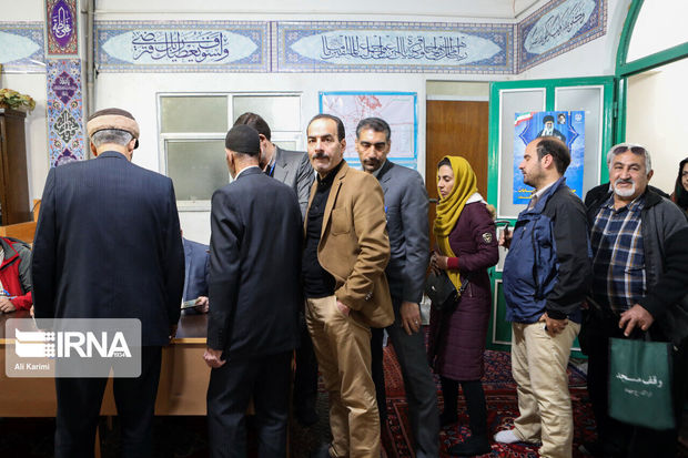انتخابات استان مرکزی با آرامش و بدون تخلف درحال برگزاری است