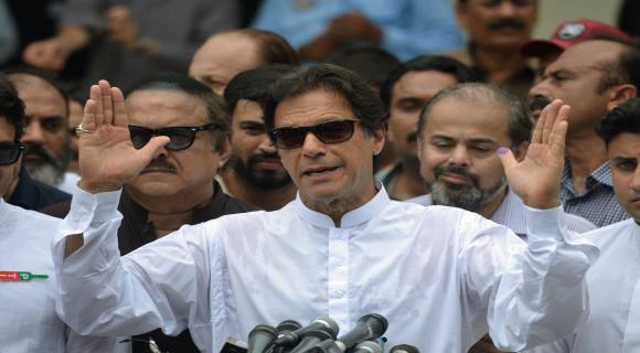 ضرب الاجل ۴۸ ساعته عمران خان به مقام‌های پاکستان: راهبرد جدید برای ارائه خدمات به زائران عازم ایران تدوین شود