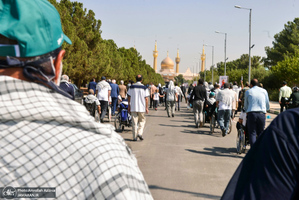 تجدید میثاق جمعی از خانواده های معظم شهدا، جانبازان، ایثار گران و رئیس و کارکنان بنیاد شهید با آرمان های حضرت امام(س)