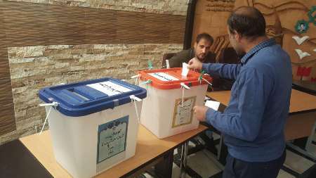 رای گیری الکترونیکی در چهار شهر همدان در حال برگزاری است