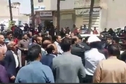بستن خیابان توسط شهرداری کوهدشت برای جلوگیری از انتقال یک بازداشتی + فیلم