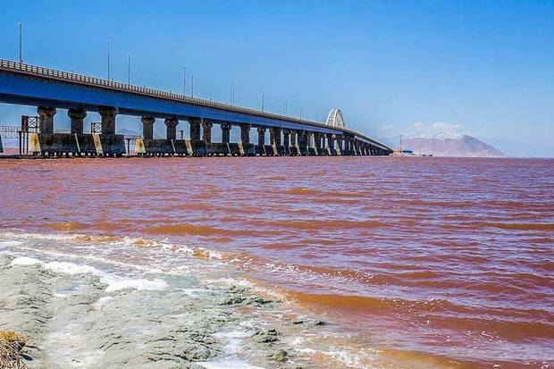 بیش از 42 میلیون مترمکعب فاضلاب تصفیه شده به دریاچه ارومیه سرریز می شود