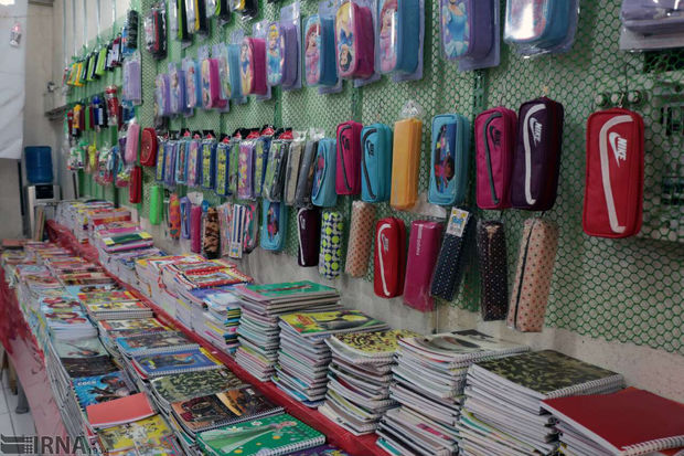 اوقاف بوشهر ۸۰۰ بسته لوازم‌التحریر بین نیازمندان توزیع کرد