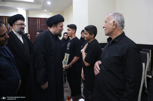 دیدارهای آیت الله سید حسن خمینی با جمعر از خانواده های معظم شهدا