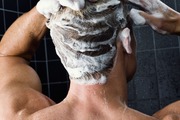 مراقب این اشتباهات رایج در شستن موهایتان باشید