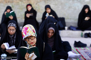 مراسم دعاى عرفه در کهف الشهدا