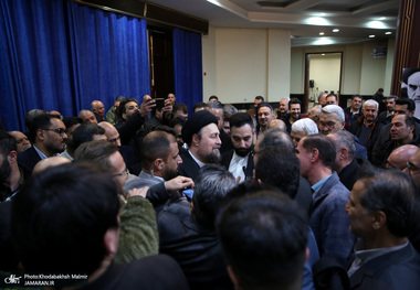 دیدار  رئیس و جمعی از اعضای اتاق اصناف تهران‌ با سید حسن خمینی 