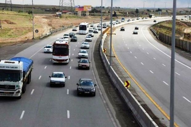 ترافیک محور مشهد- تهران در حوزه استان سمنان پرحجم است